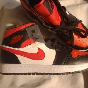 New ! Nike Air Jordan 1 sz.8 shoe